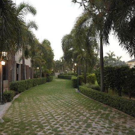 Kamal Resorts - The Luxury Of Being Yourself Ludhiana Eksteriør bilde