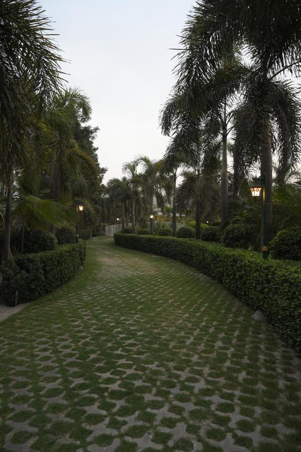 Kamal Resorts - The Luxury Of Being Yourself Ludhiana Eksteriør bilde