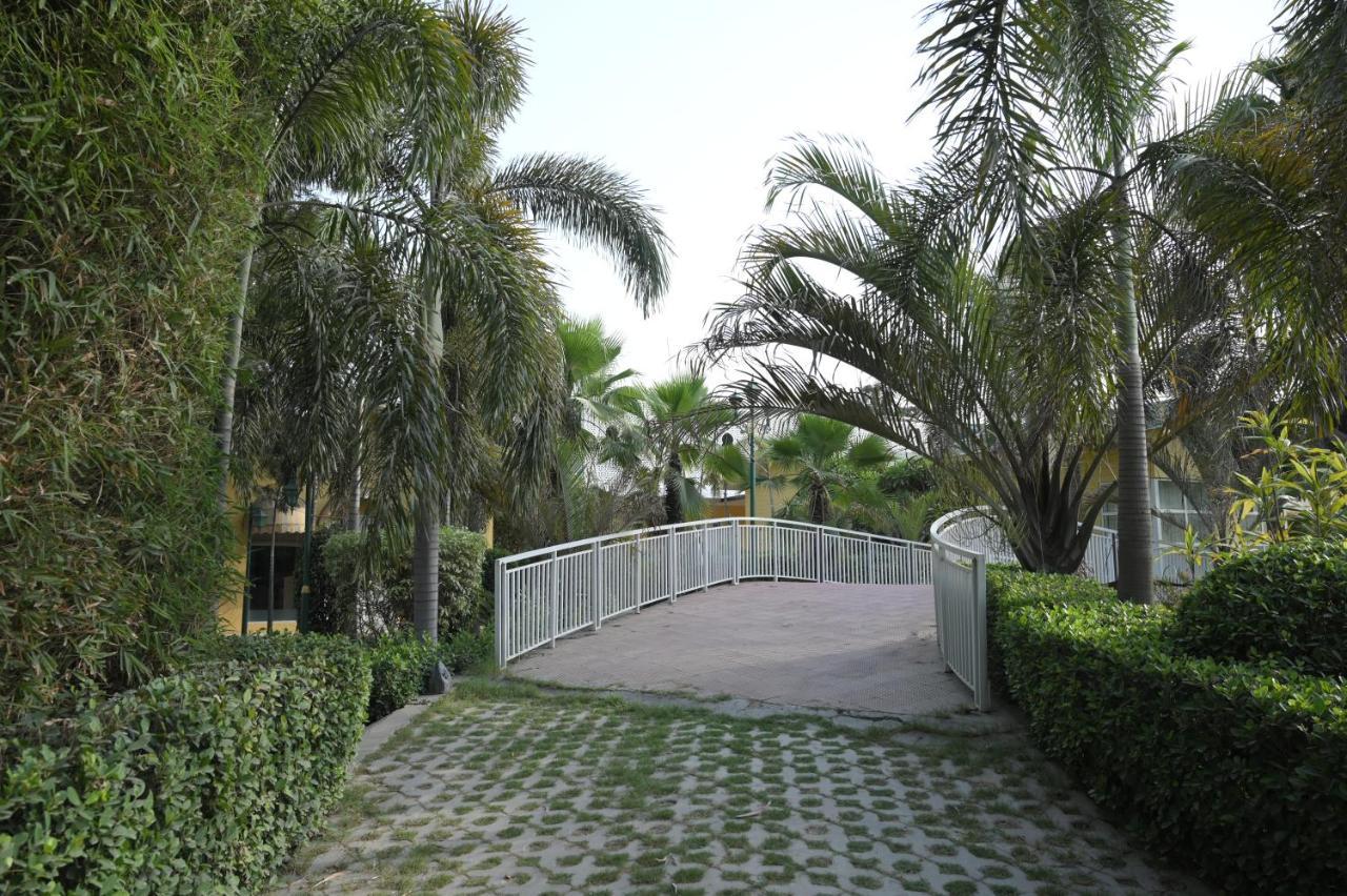 Kamal Resorts - The Luxury Of Being Yourself Ludhiana Eksteriør bilde
